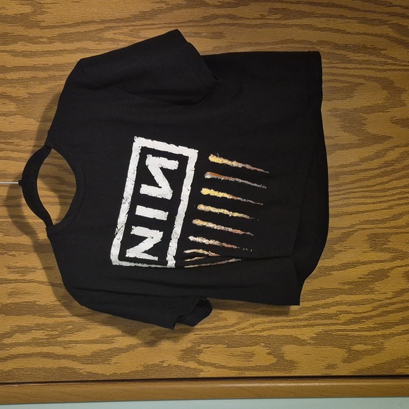 Black NIN Graphic Crop T-Shirt L - Picture 1 of 4